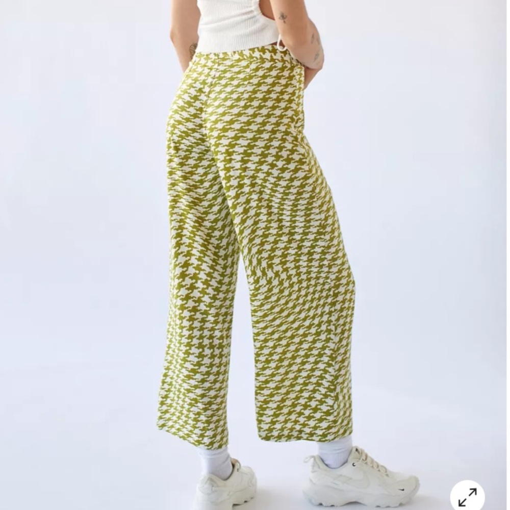 NWT Urban Outfitters Olympia print green and white high rise wide leg pants L